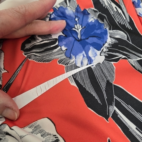 Nike Sportswear Women’s Mini Bodycone Long-Sleeve Floral Dress size Small - Picture 15 of 16